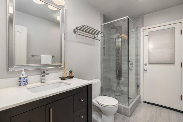 10340 N Sinclair Circle, Fresno, CA 93730