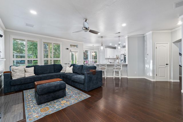 10340 N Sinclair Circle, Fresno, CA 93730