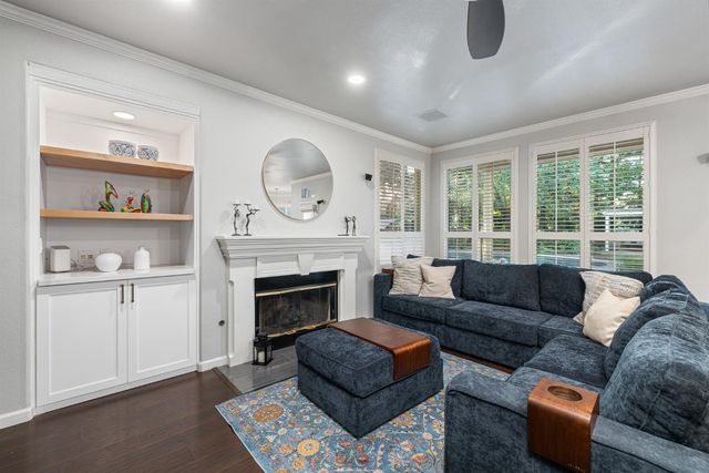 10340 N Sinclair Circle, Fresno, CA 93730