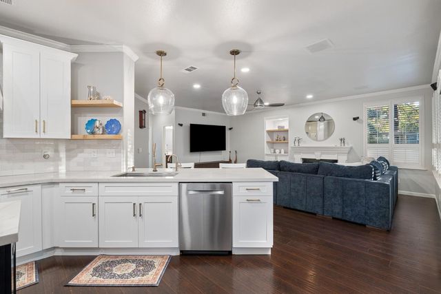 10340 N Sinclair Circle, Fresno, CA 93730