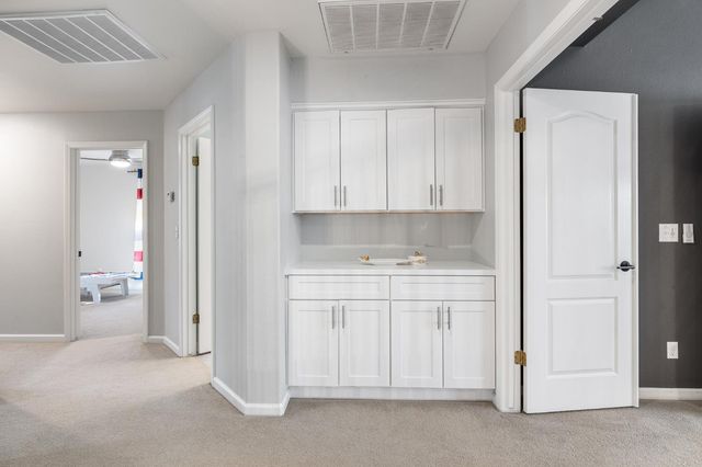 10340 N Sinclair Circle, Fresno, CA 93730