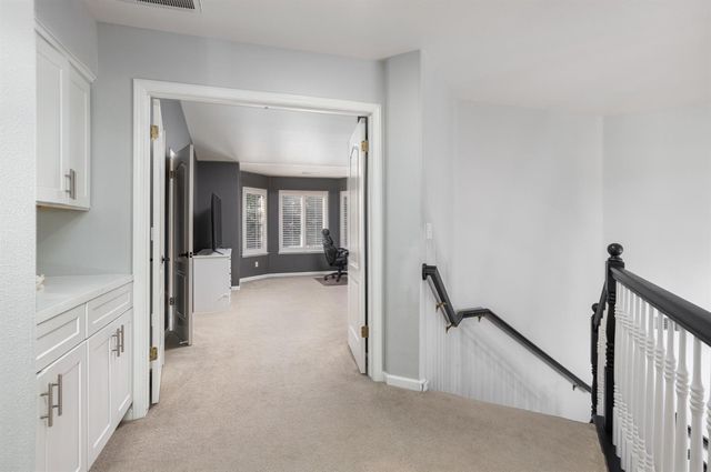 10340 N Sinclair Circle, Fresno, CA 93730