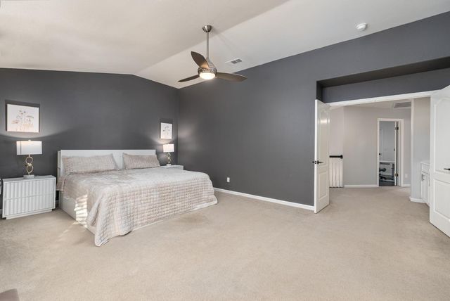 10340 N Sinclair Circle, Fresno, CA 93730