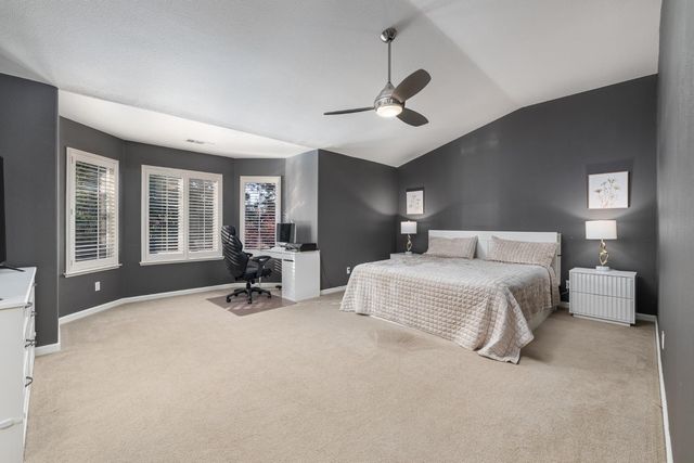 10340 N Sinclair Circle, Fresno, CA 93730