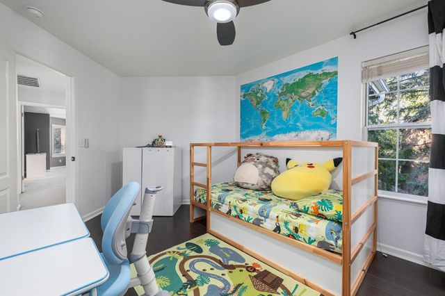 10340 N Sinclair Circle, Fresno, CA 93730