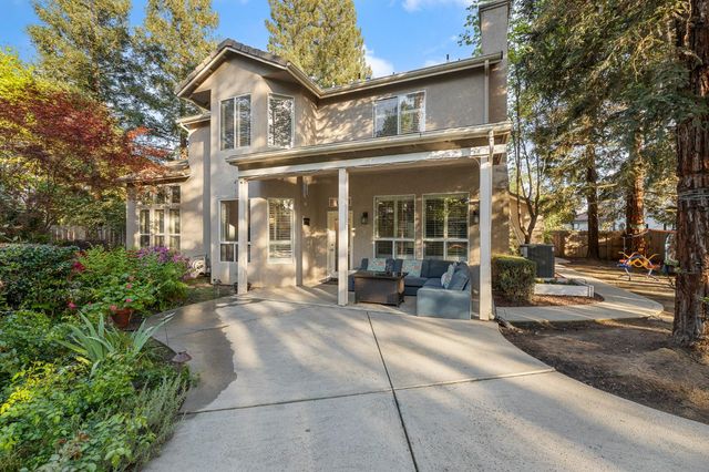 10340 N Sinclair Circle, Fresno, CA 93730