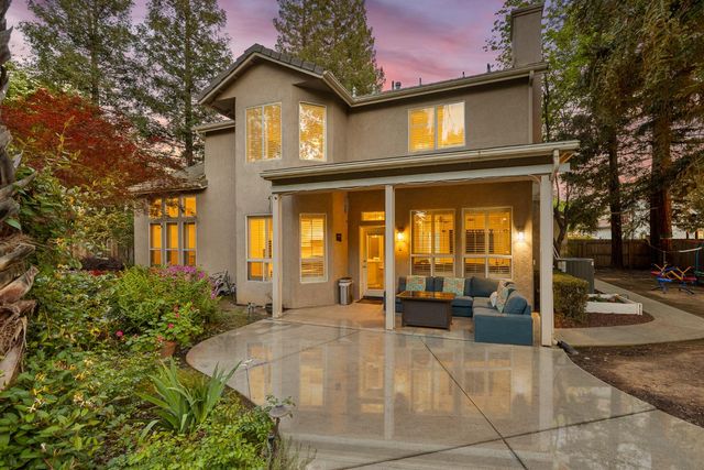 10340 N Sinclair Circle, Fresno, CA 93730