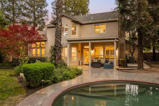 10340 N Sinclair Circle, Fresno, CA 93730