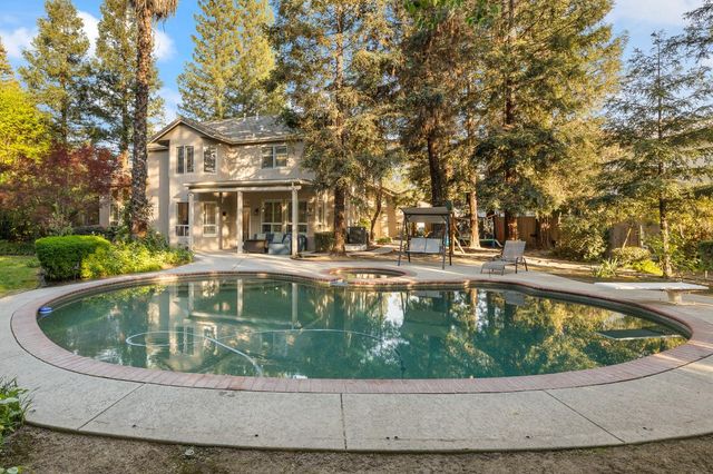 10340 N Sinclair Circle, Fresno, CA 93730