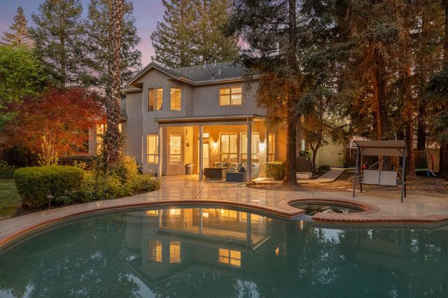 10340 N Sinclair Circle, Fresno, CA 93730