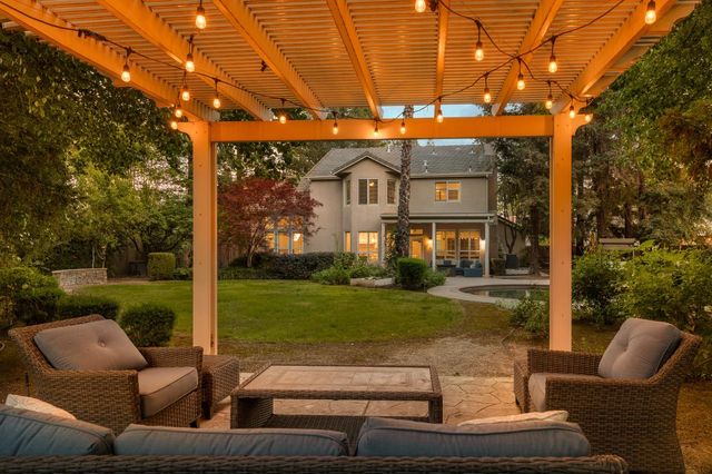 10340 N Sinclair Circle, Fresno, CA 93730