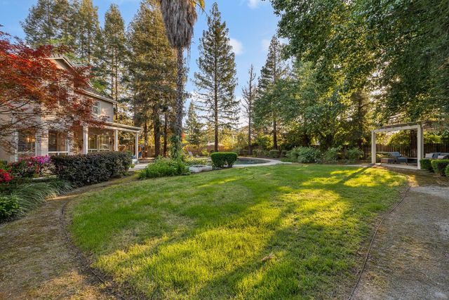 10340 N Sinclair Circle, Fresno, CA 93730