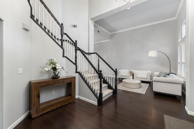 10340 N Sinclair Circle, Fresno, CA 93730