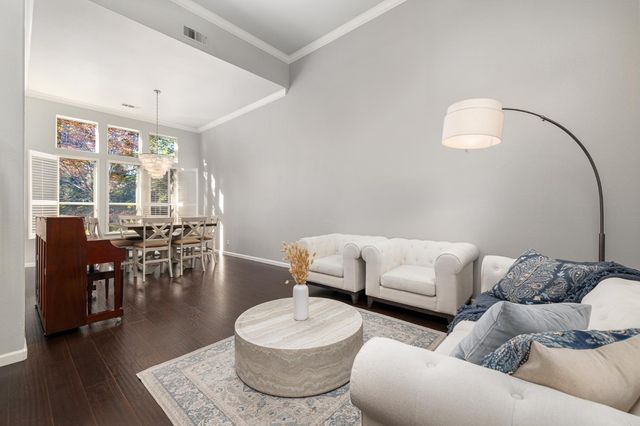 10340 N Sinclair Circle, Fresno, CA 93730