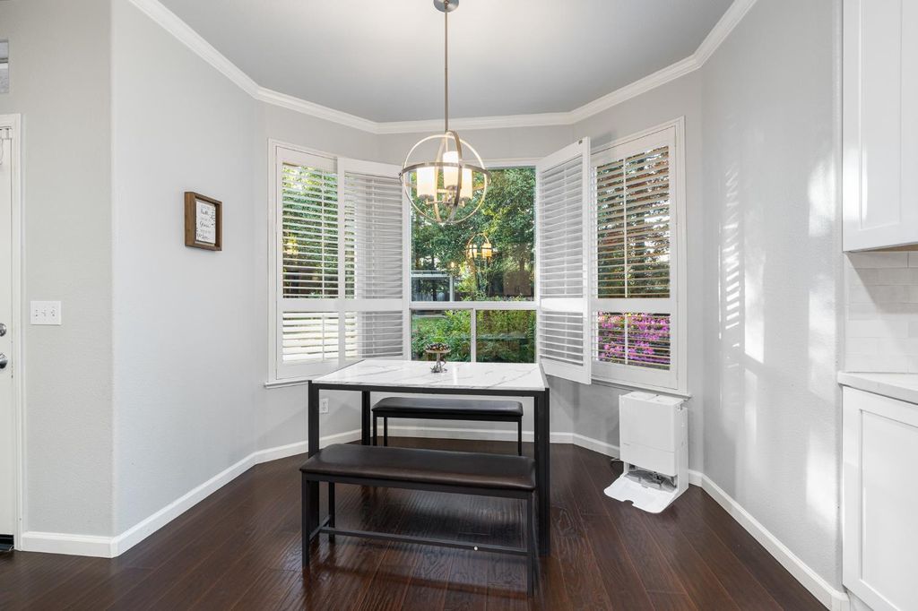 Image 27 of property listing at 10340 N Sinclair Circle, Fresno, CA 93730