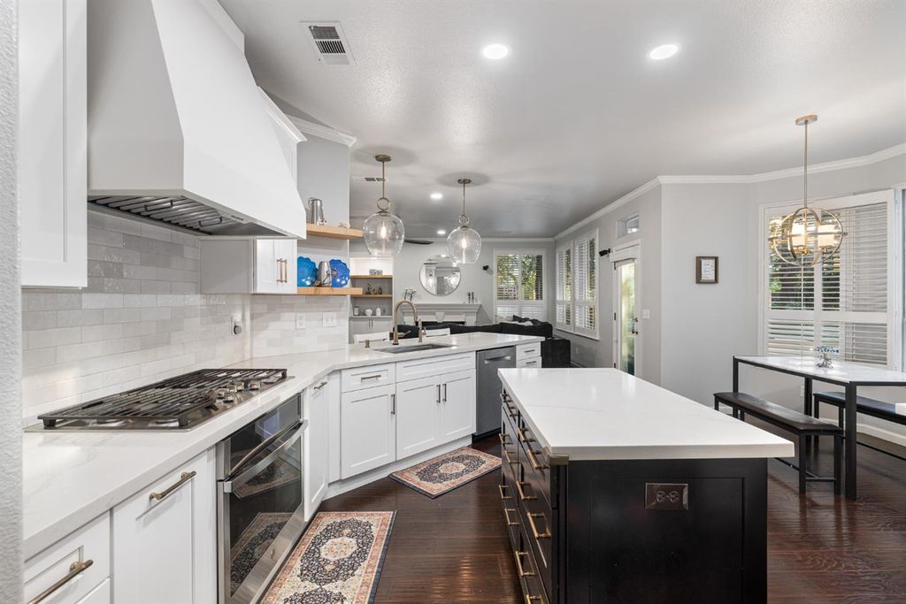 Image 29 of property listing at 10340 N Sinclair Circle, Fresno, CA 93730