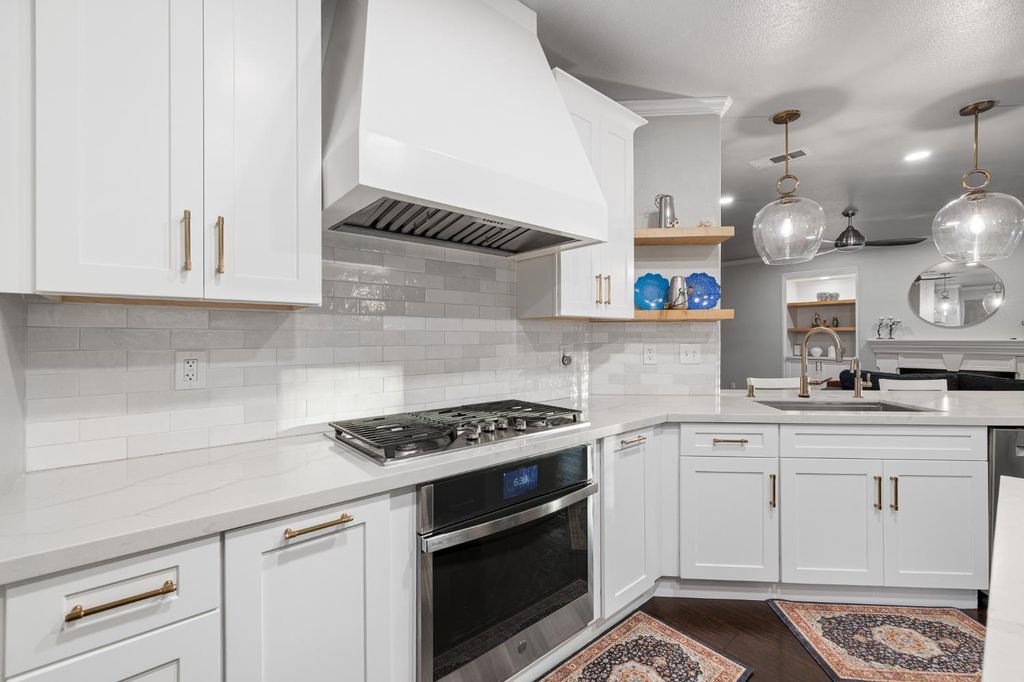 Image 30 of property listing at 10340 N Sinclair Circle, Fresno, CA 93730