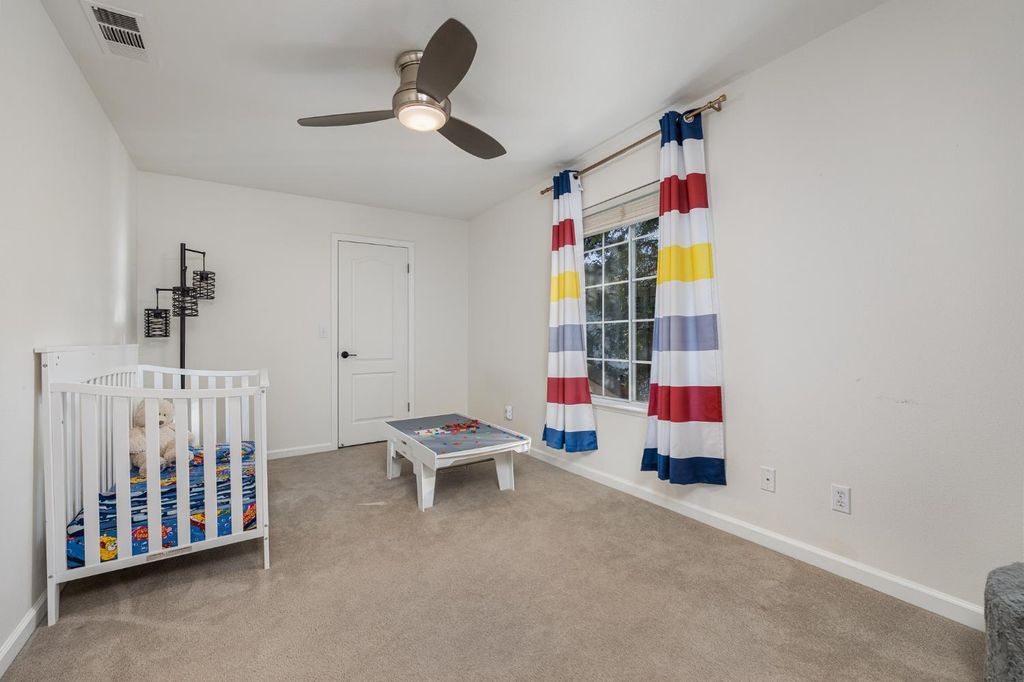 Image 43 of property listing at 10340 N Sinclair Circle, Fresno, CA 93730