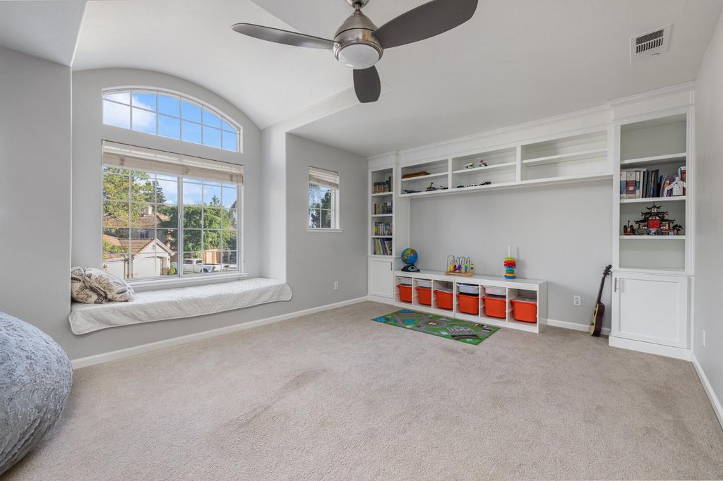 Image 45 of property listing at 10340 N Sinclair Circle, Fresno, CA 93730