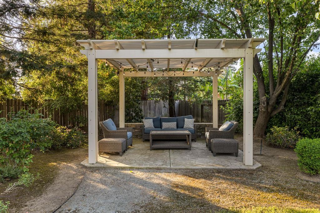 Image 59 of property listing at 10340 N Sinclair Circle, Fresno, CA 93730