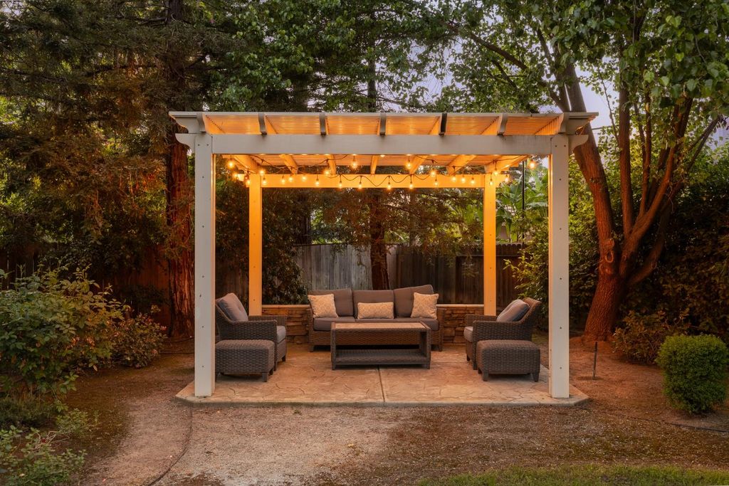 Image 60 of property listing at 10340 N Sinclair Circle, Fresno, CA 93730