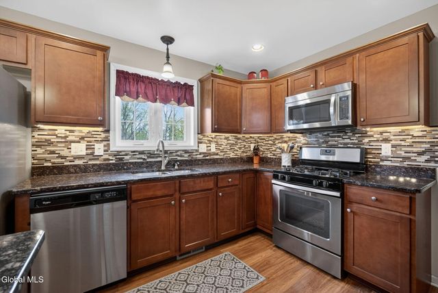 9 Backspin Drive, Mechanicville, NY 12118
