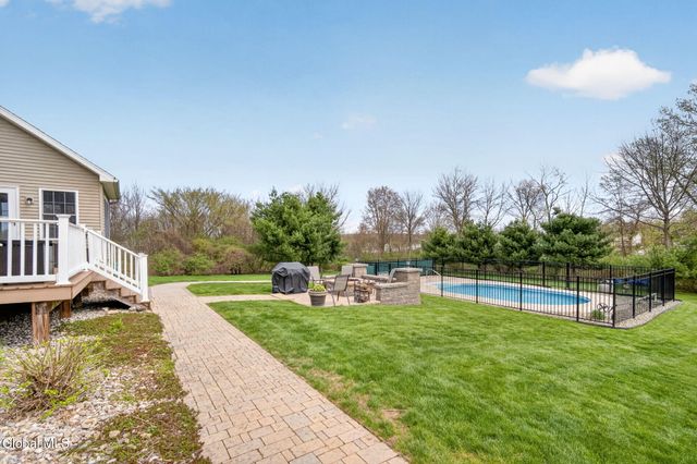 9 Backspin Drive, Mechanicville, NY 12118