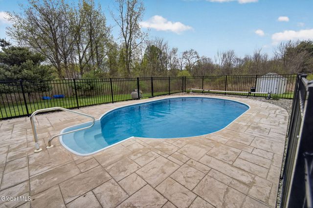 9 Backspin Drive, Mechanicville, NY 12118