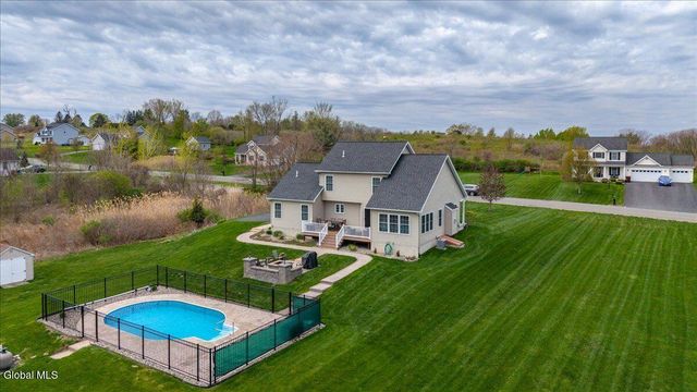 9 Backspin Drive, Mechanicville, NY 12118