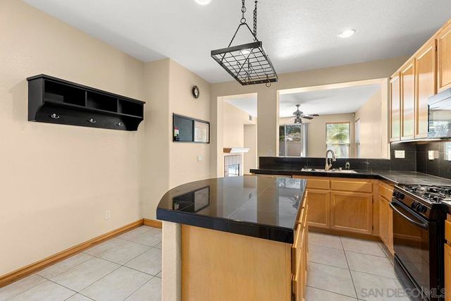 553 Golf Glen Dr, San Marcos, CA 92069