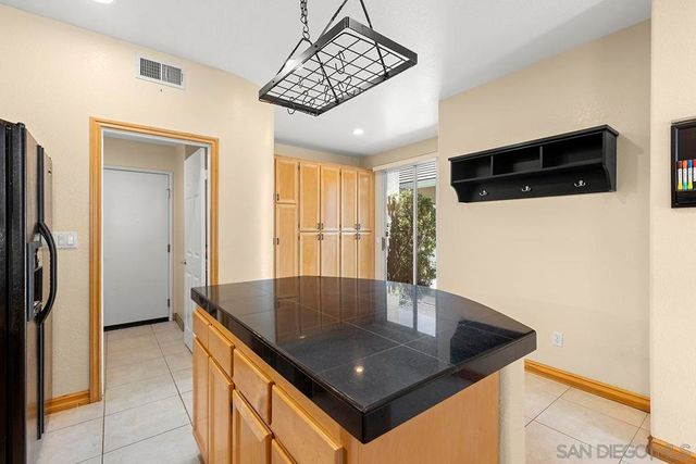 553 Golf Glen Dr, San Marcos, CA 92069