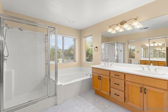 553 Golf Glen Dr, San Marcos, CA 92069