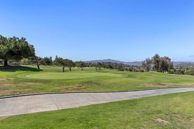 553 Golf Glen Dr, San Marcos, CA 92069