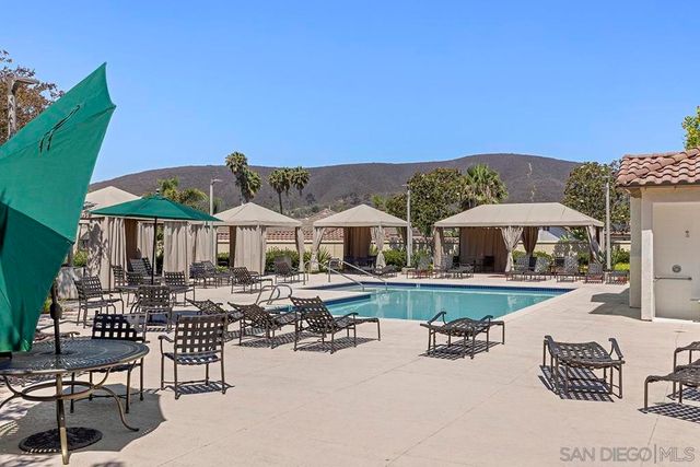 553 Golf Glen Dr, San Marcos, CA 92069