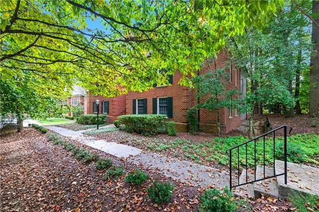 221 Woodmere Dr Unit B, Williamsburg, VA 23185