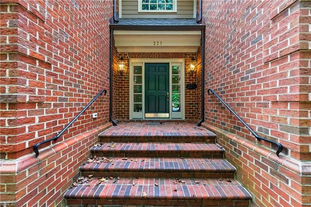 221 Woodmere Dr Unit B, Williamsburg, VA 23185