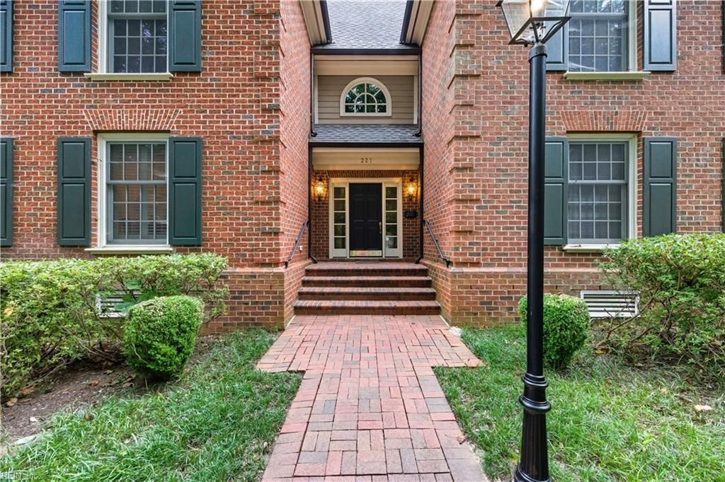 221 Woodmere Dr Unit B, Williamsburg, VA 23185