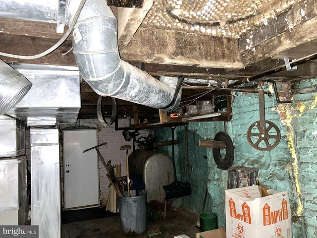 1218 N LONGWOOD ST, Baltimore, MD 21216