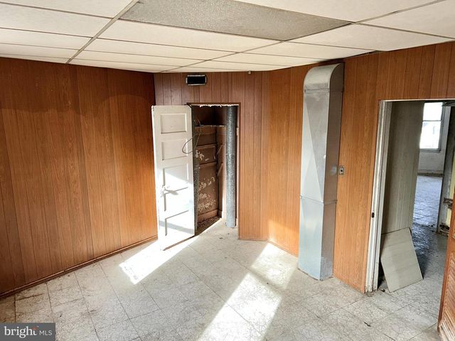 1218 N LONGWOOD ST, Baltimore, MD 21216