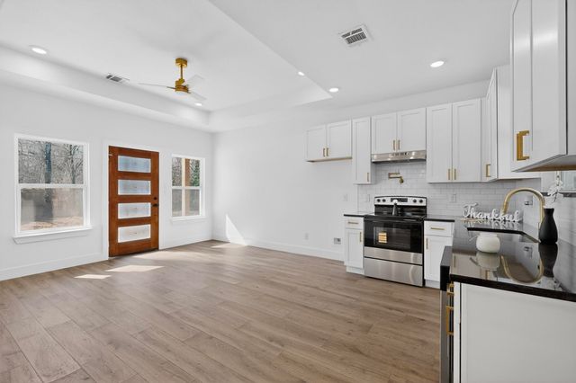 305 Garner Drive, Mabank, TX 75156