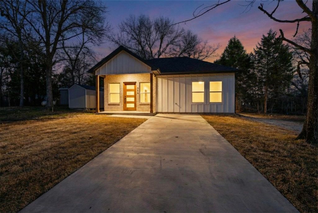 305 Garner Drive, Mabank, TX 75156