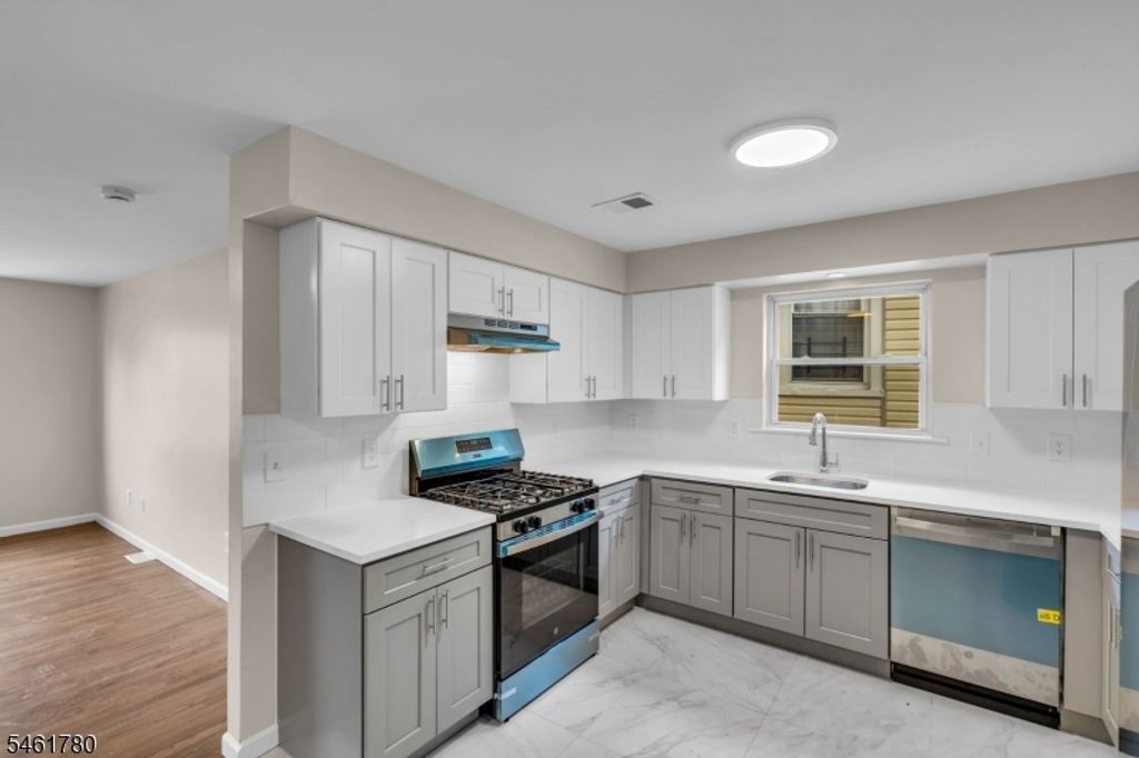 914 S 18Th St, Newark City, NJ 07108 — photo 2