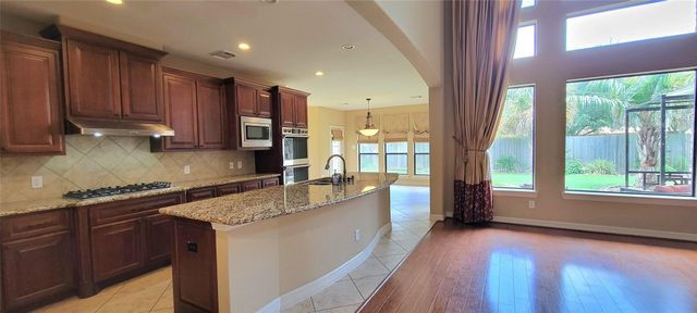 2498 Encino Avenue, League City, TX 77573