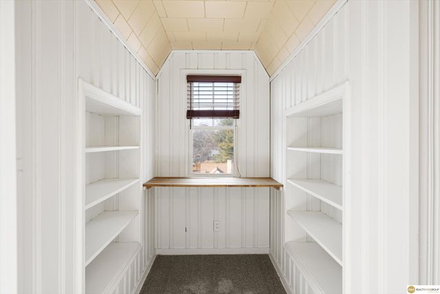 1705 N 49Th Street, Omaha, NE 68104