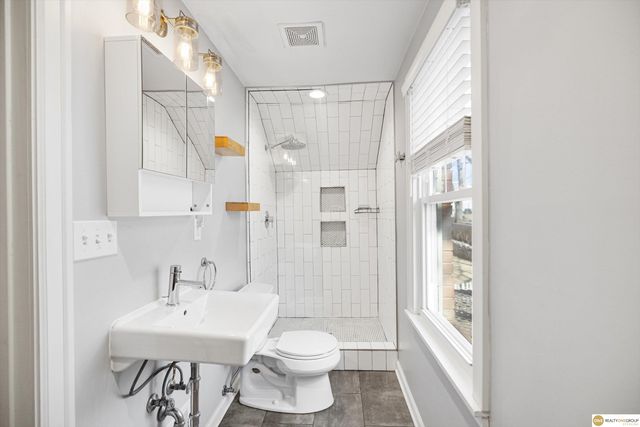 1705 N 49Th Street, Omaha, NE 68104