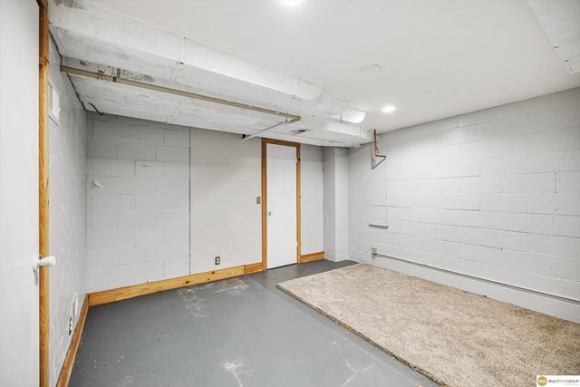 1705 N 49Th Street, Omaha, NE 68104