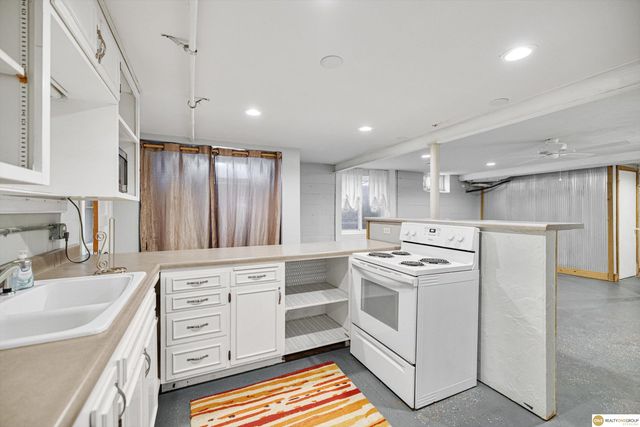 1705 N 49Th Street, Omaha, NE 68104