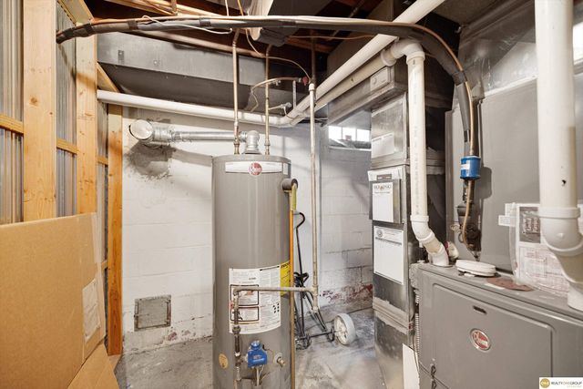 1705 N 49Th Street, Omaha, NE 68104