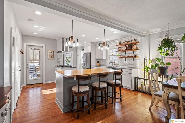 1705 N 49Th Street, Omaha, NE 68104