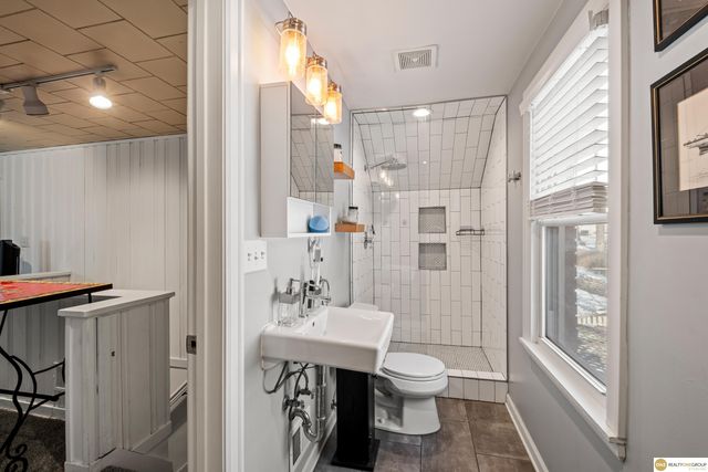 1705 N 49Th Street, Omaha, NE 68104